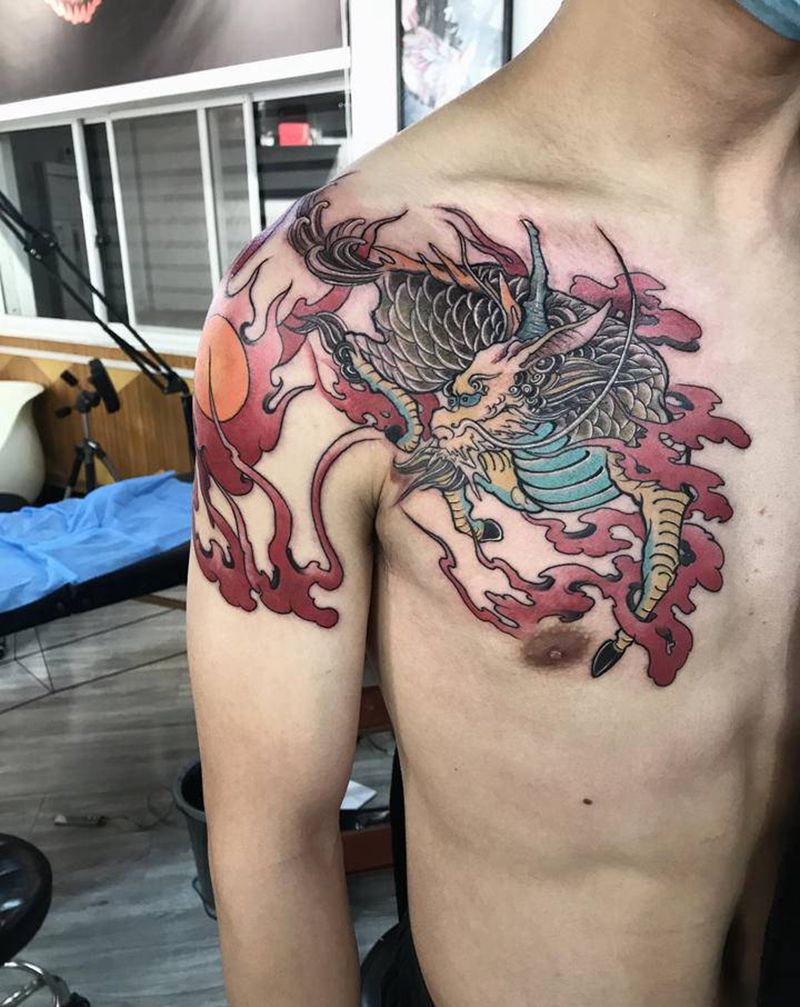 麒麟纹身图片_肩部胸部新传统纹身图案