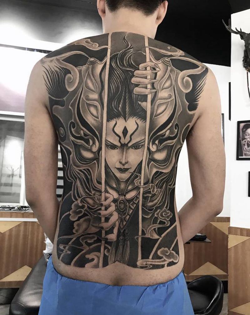 狰纹身图片_背部新传统纹身图案