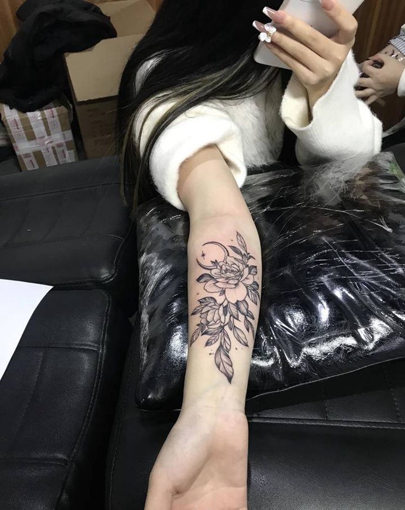 素花纹身图片_手臂点刺图腾纹身图案