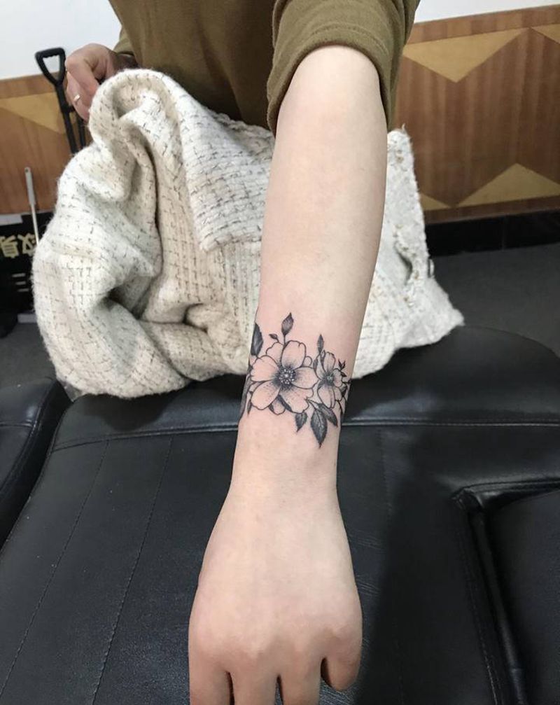 素花纹身图片_手臂图腾点刺纹身图案