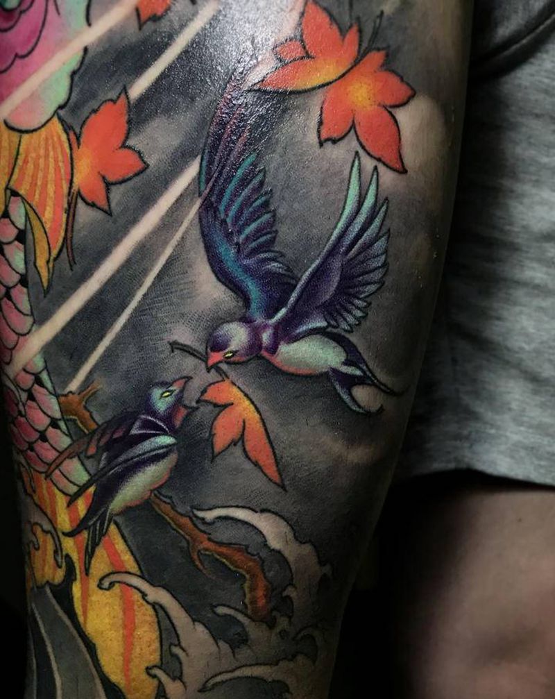 大腿鱼旗纹身图片_腿部新传统鱼枫叶纹身图案