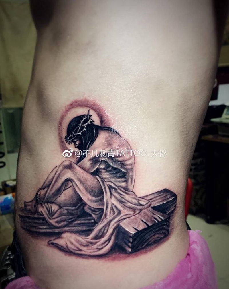 小贝同款耶稣纹身图片_腹部腰部欧美写实纹身图案