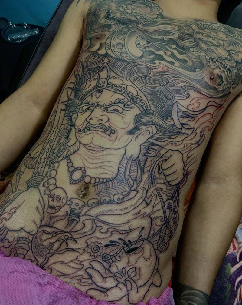 爆个肚子，大黑天线条。下次上色纹身图片_腹部胸部新传统纹身图案