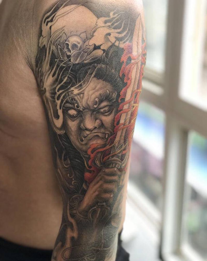 不动明王与龙纹身图片_手臂新传统纹身图案