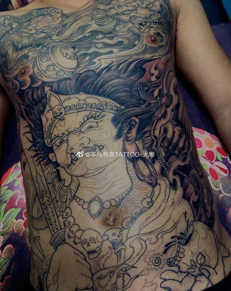 大黑天，爆肚？花胸唐狮非本人所纹身图片_胸部腰部新传统大黑天纹身图案