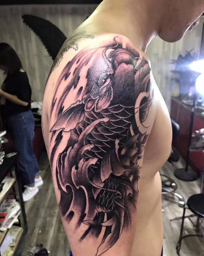 鲤鱼纹身图片_新传统纹身图案