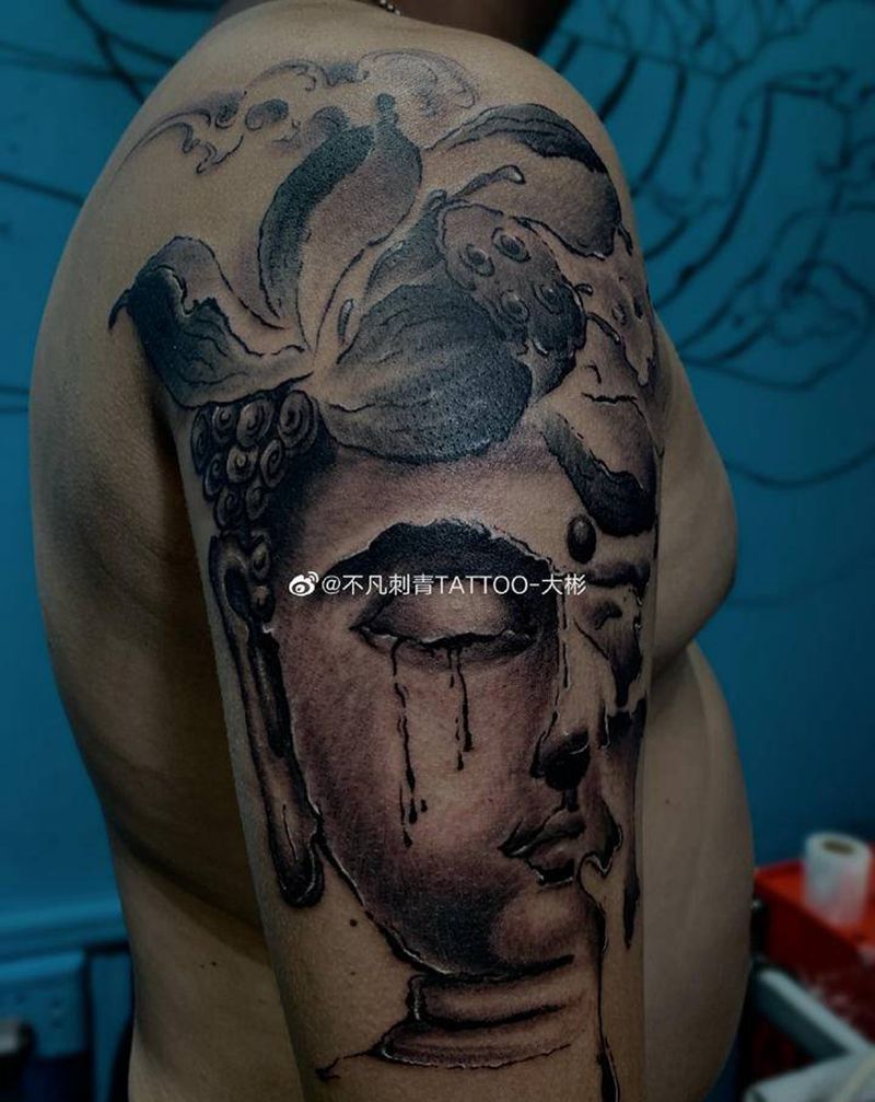水墨，莲花护佛纹身图片_肩部手臂新传统水墨佛纹身图案