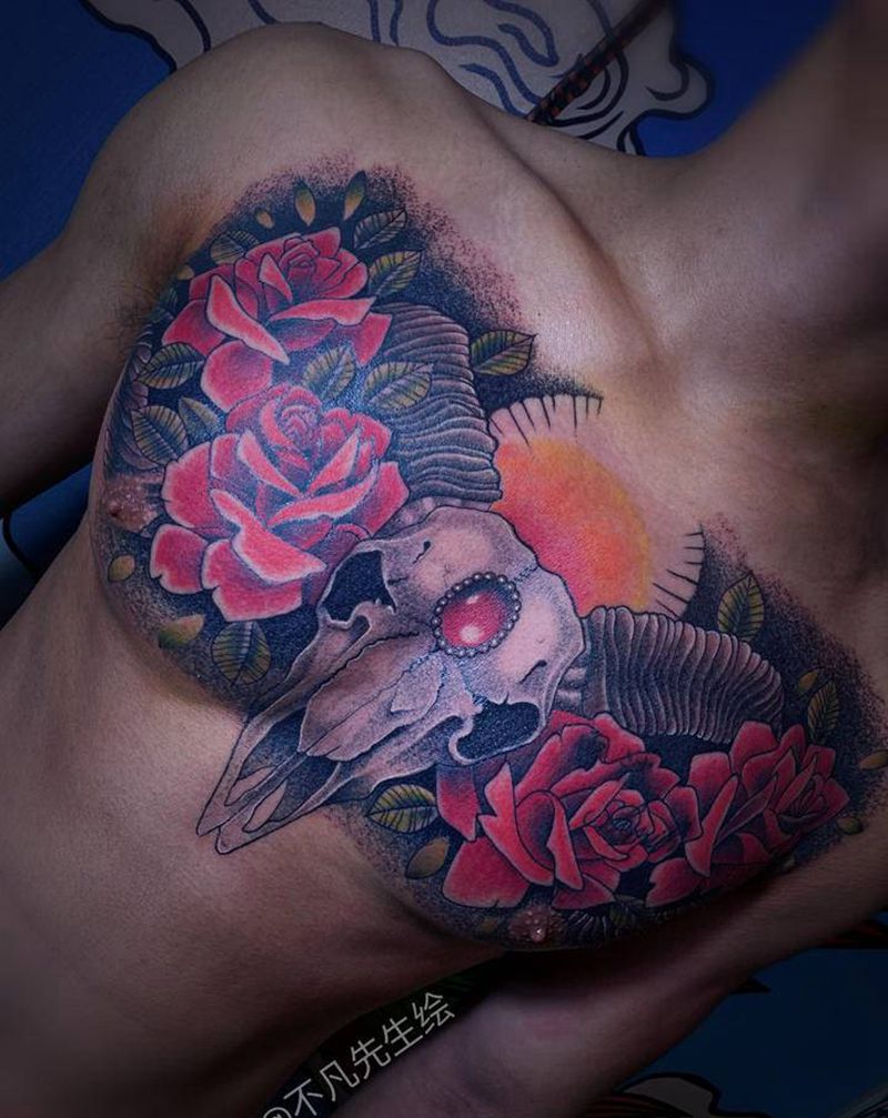 撒旦羊头，微遮盖纹身图片_胸部点刺Old School羊头纹身图案