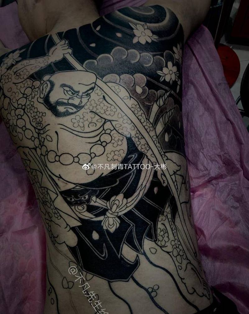 花和尚鲁智深纹身图片_背部肩部老传统鲁智深纹身图案