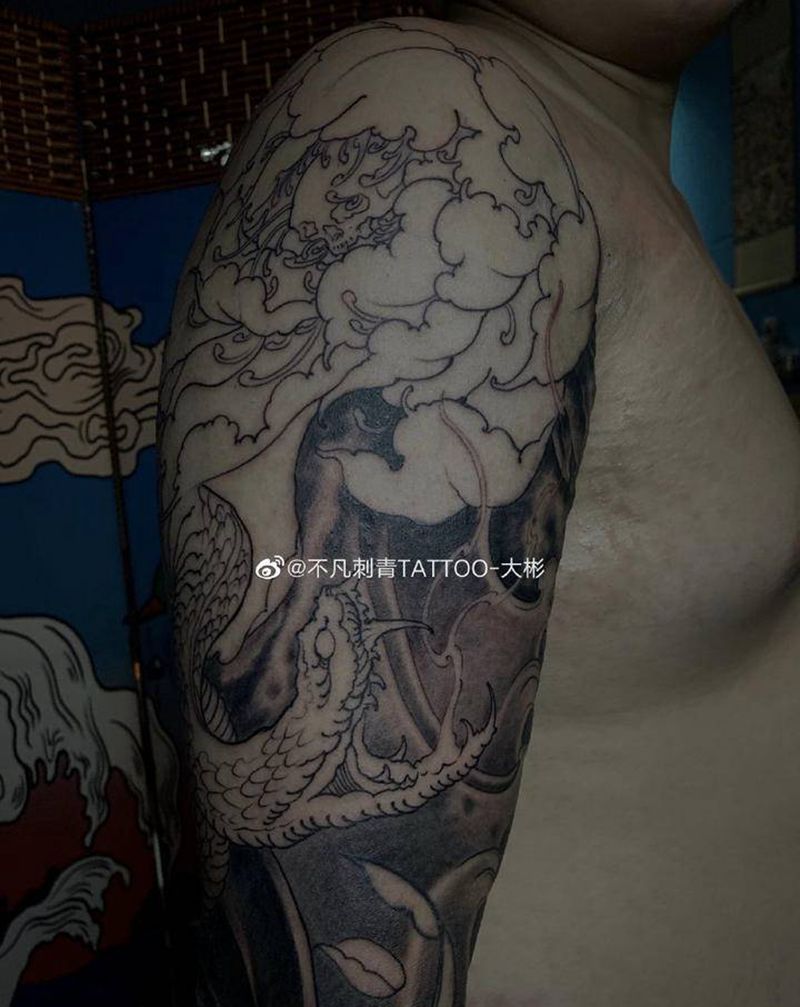 接花臂纹身图片_肩部手臂新传统老传统蛇与牡丹纹身图案