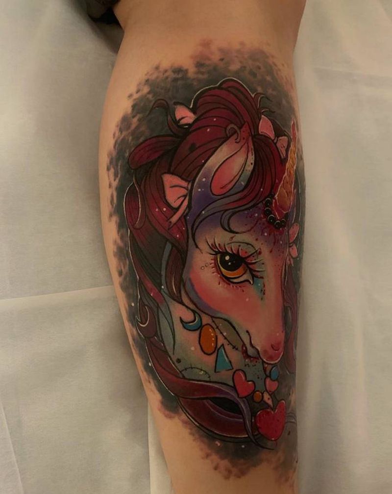 独角兽纹身图片_腿部纹身图案