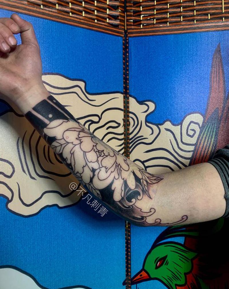 不凡·传统·水浪·牡丹·遮盖纹身图片_手臂老传统新传统宗传统遮盖花臂纹身图案