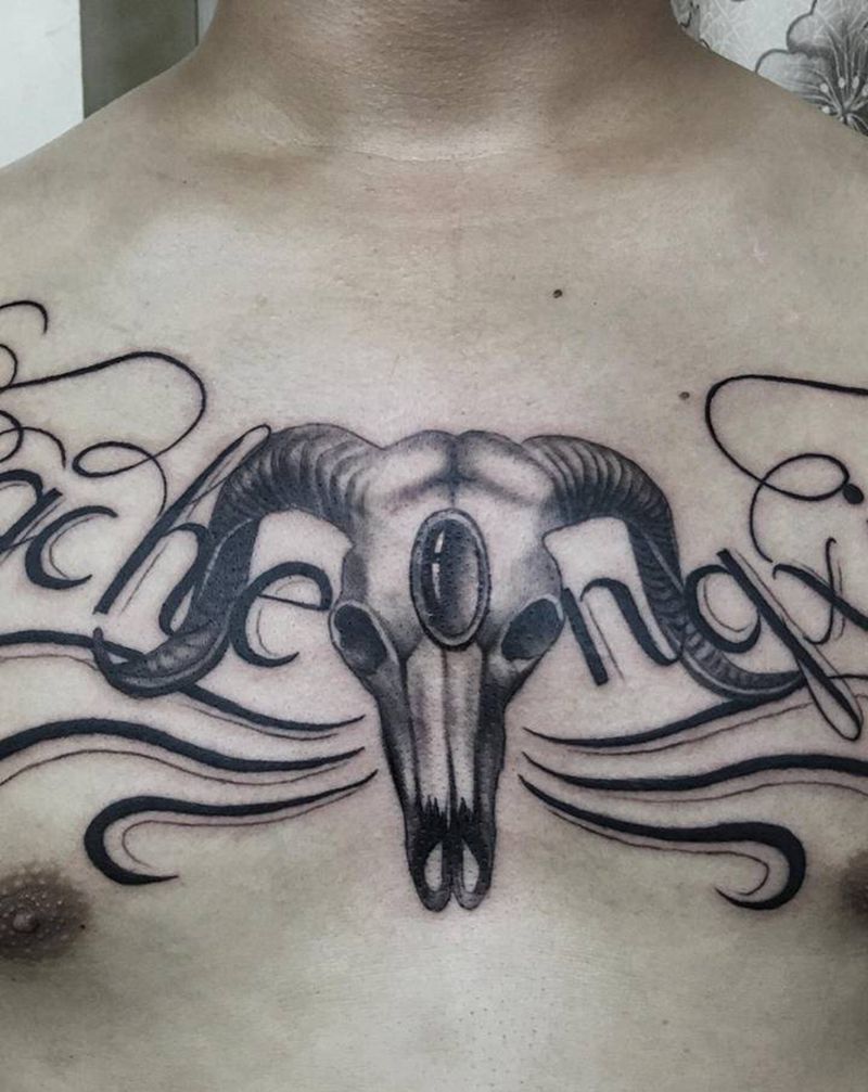 无名原创纹身图片_胸部肩部花体字欧美写实纹身图案