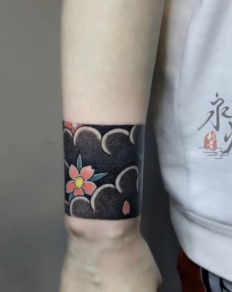 日式手环纹身图片_手臂老传统樱花 遮盖纹身图案
