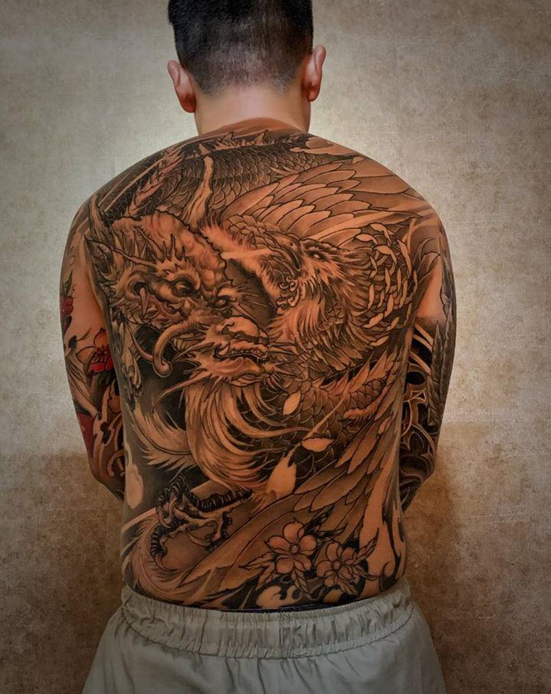 龙凤呈祥纹身图片_背部新传统龙 凤纹身图案