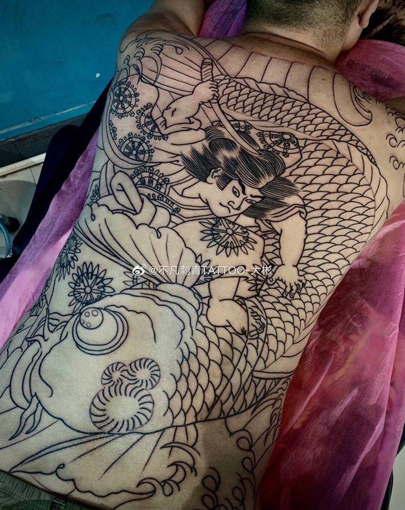 鬼若丸杀鲤纹身图片_背部老传统日式满背鬼若丸杀鱼纹身图案