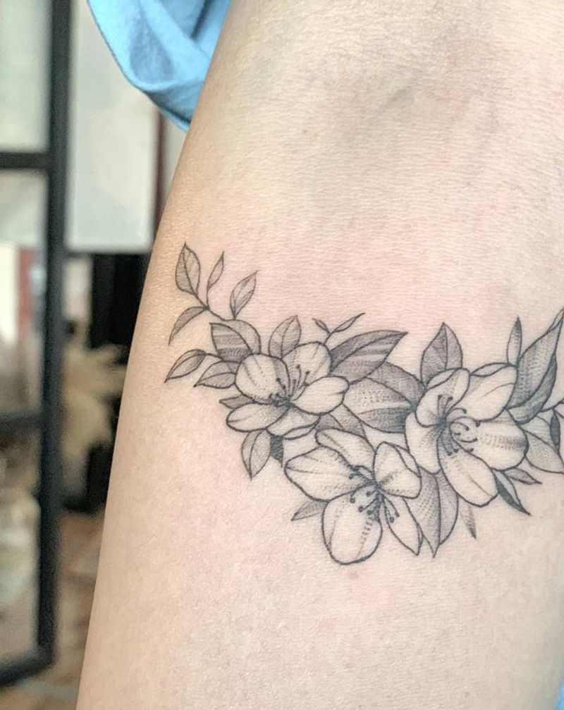 花纹身图片_手臂点刺纹身图案