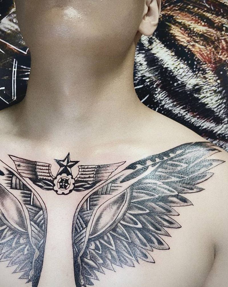 翅膀纹身图片_胸部欧美写实翅膀纹身图案