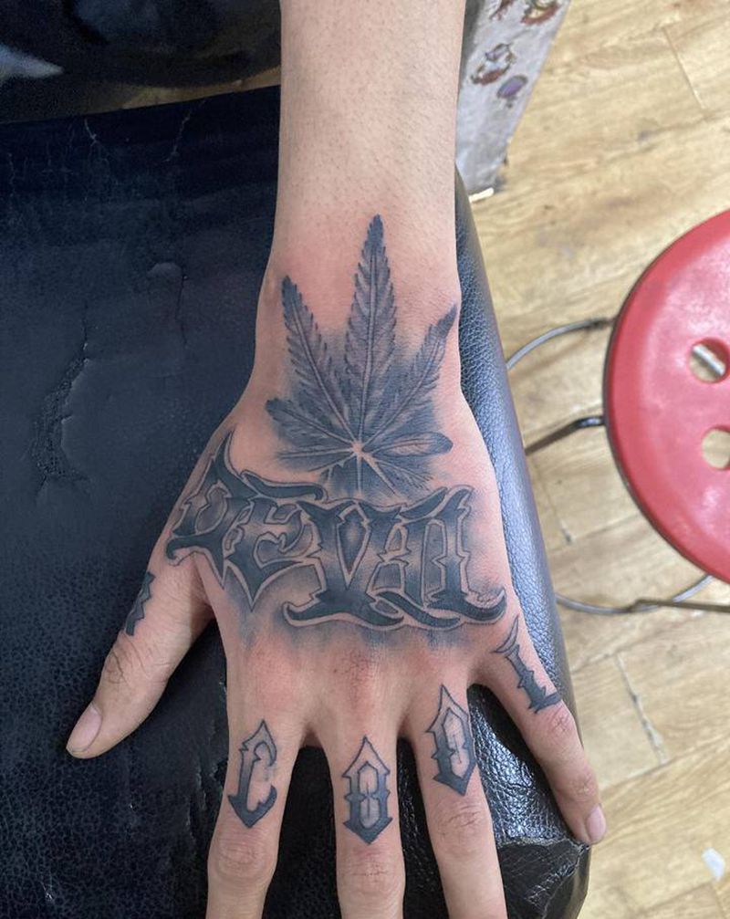 花手纹身图片_手部纹身图案