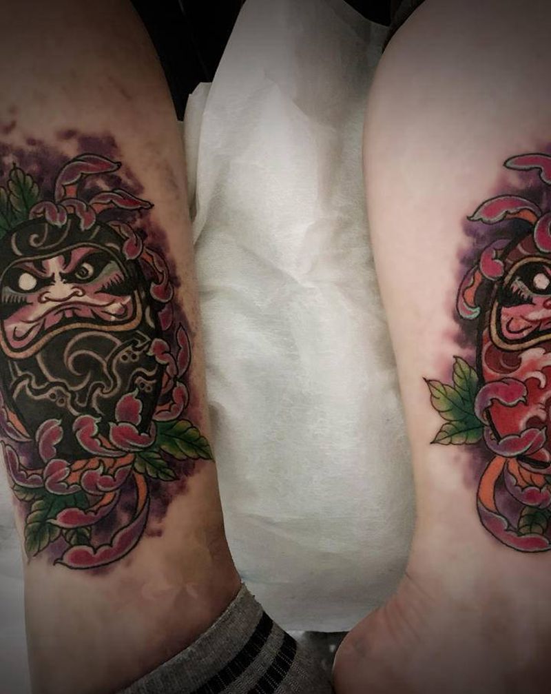 情侣纹身图片_腿部新传统达摩蛋 山海纹身图案