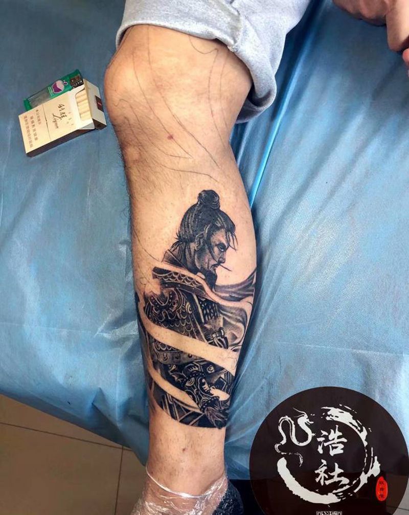 最后的武士纹身图片_腿部新传统武士纹身图案