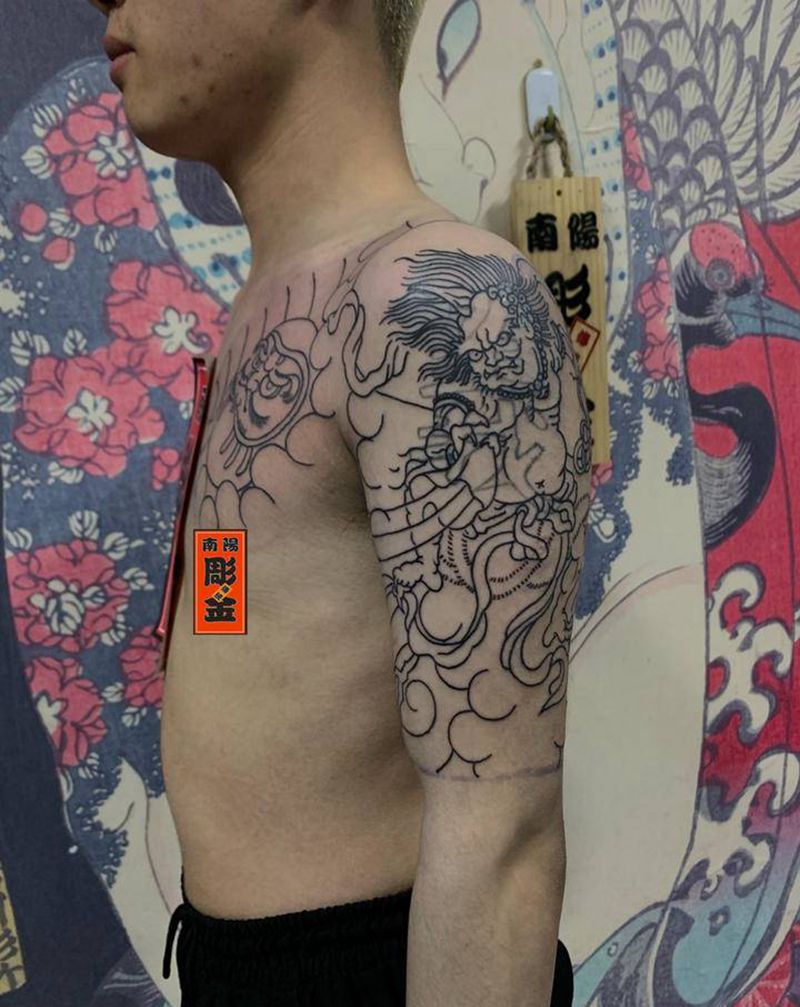 老传统半甲纹身图片_胸部老传统纹身图案