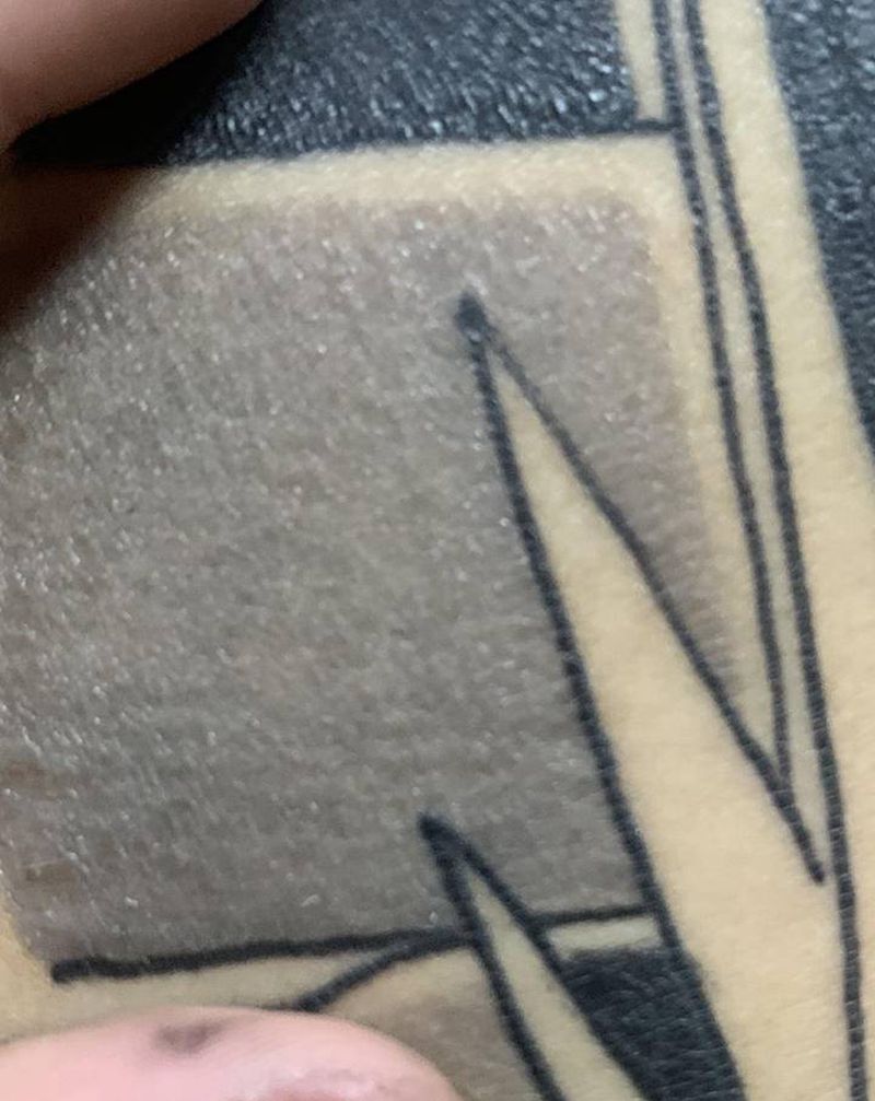 细节纹身图片_背部老传统纹身图案