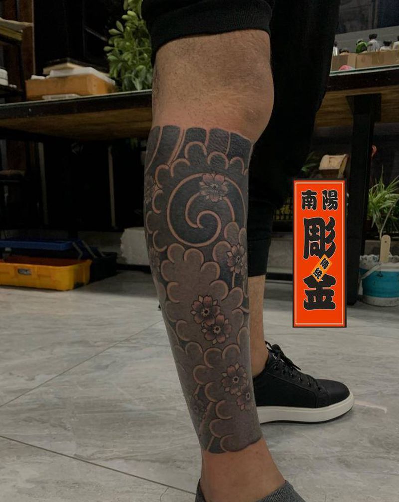 樱花小腿纹身图片_腿部老传统纹身图案