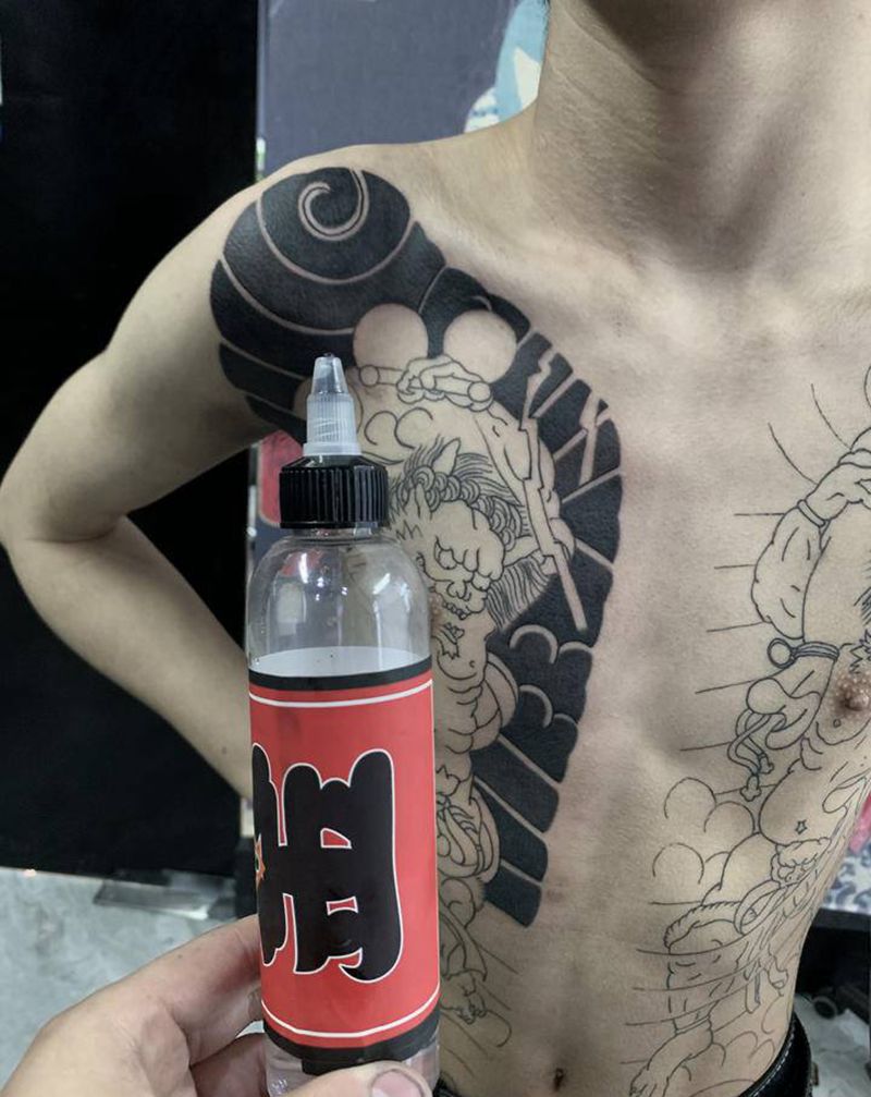 小作开衫纹身图片_腹部老传统纹身图案