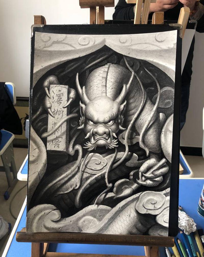 浮雕龙纹身图片_背部纹身图案