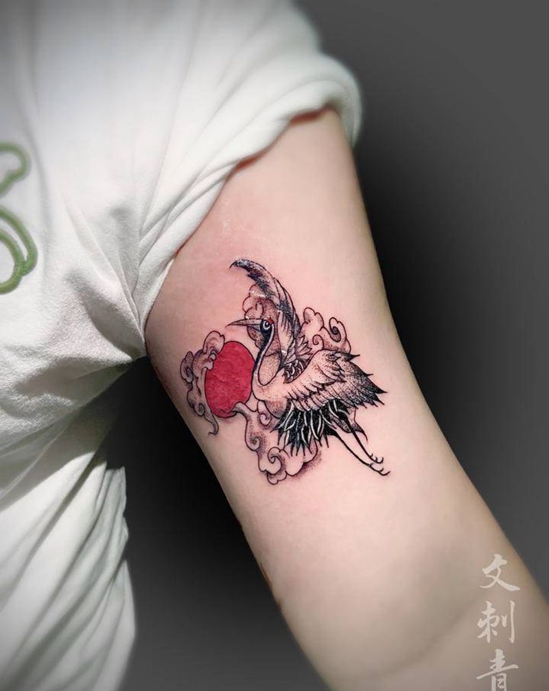 鹤纹身图片_手臂点刺纹身图案