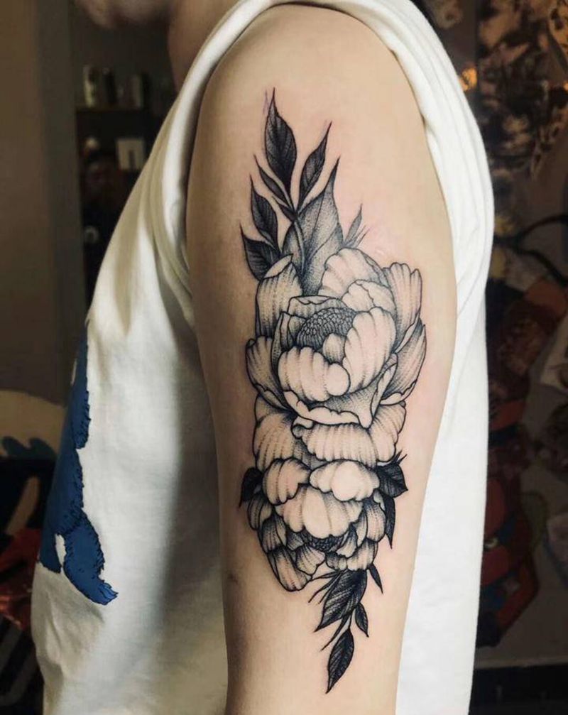 素花纹身图片_手臂点刺欧美写实纹身图案