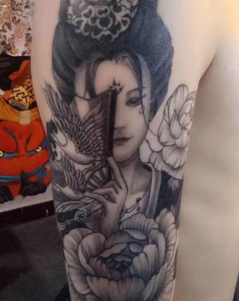 艺妓纹身图片_手臂新传统纹身图案