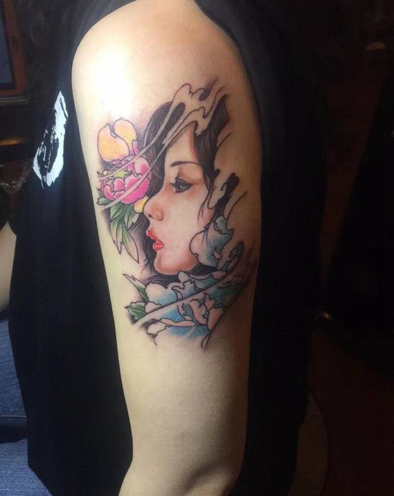 艺妓纹身图片_手臂水彩新传统纹身图案