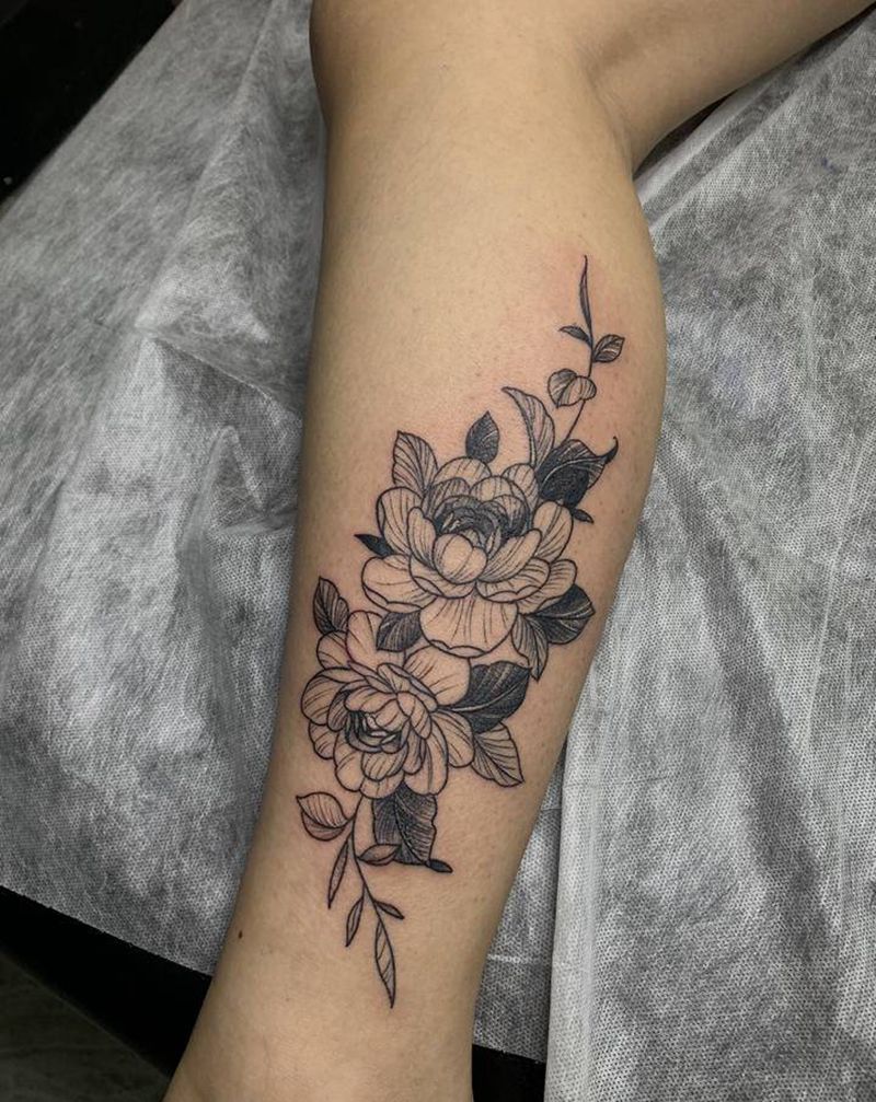 素花纹身图片_腿部点刺素花纹身图案