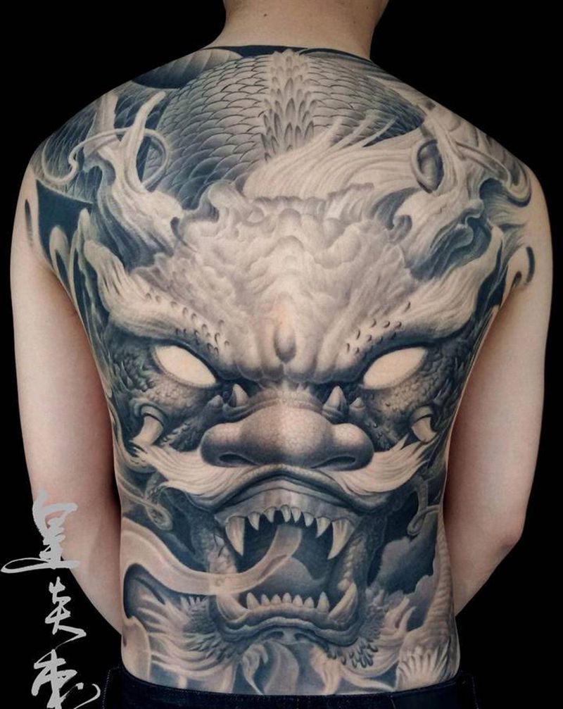 龙首纹身图片_背部纹身图案