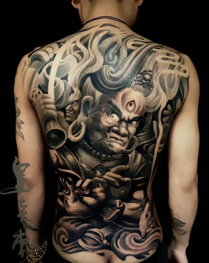 大黑天纹身图片_背部纹身图案