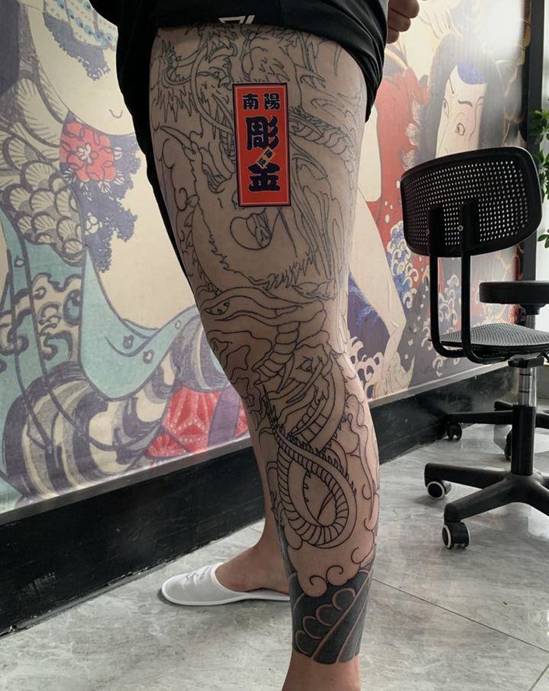 盘龙腿纹身图片_腿部老传统纹身图案
