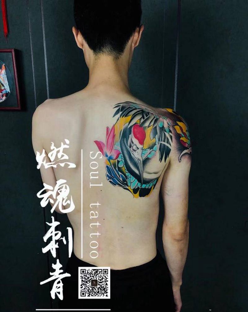 仙鹤纹身图片_肩部新传统纹身图案
