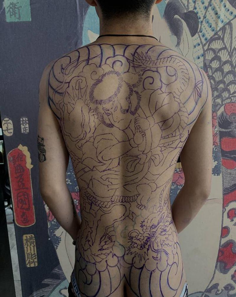 云龙九郎纹身图片_背部老传统纹身图案