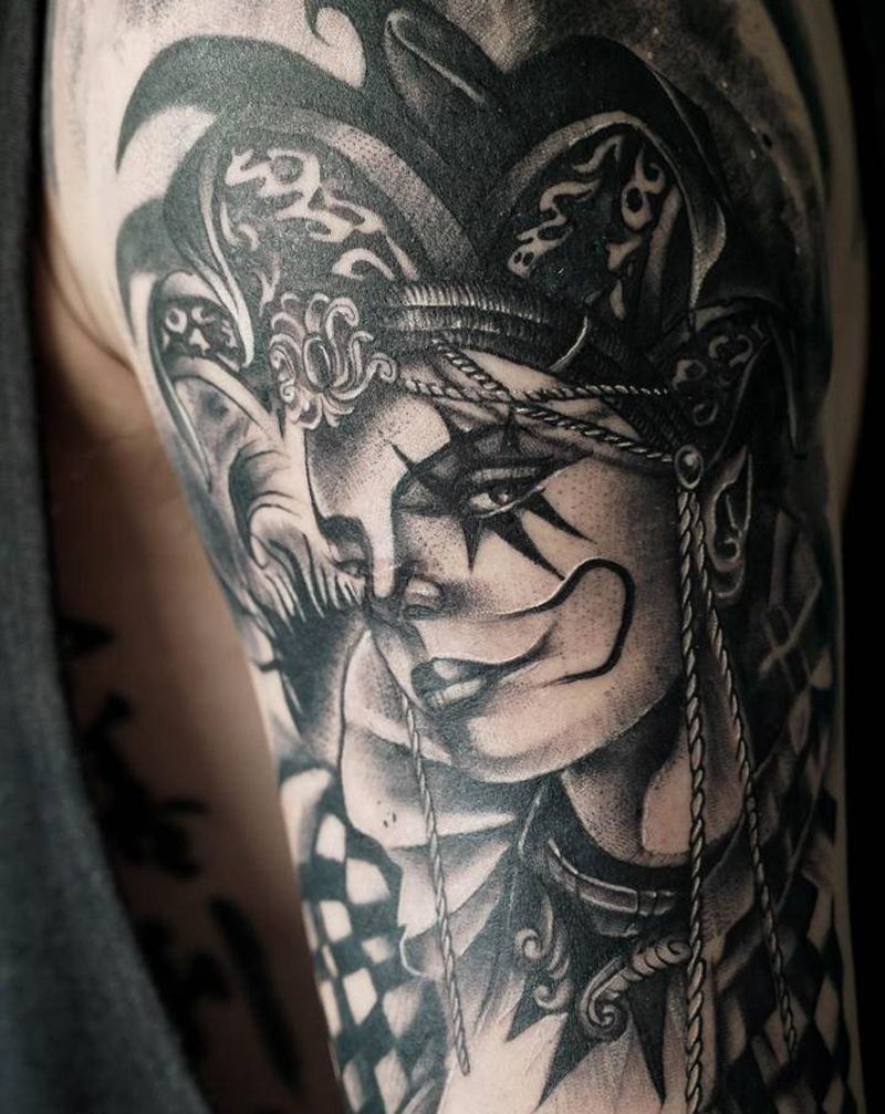 小丑花臂纹身图片_手臂手部欧美写实纹身图案