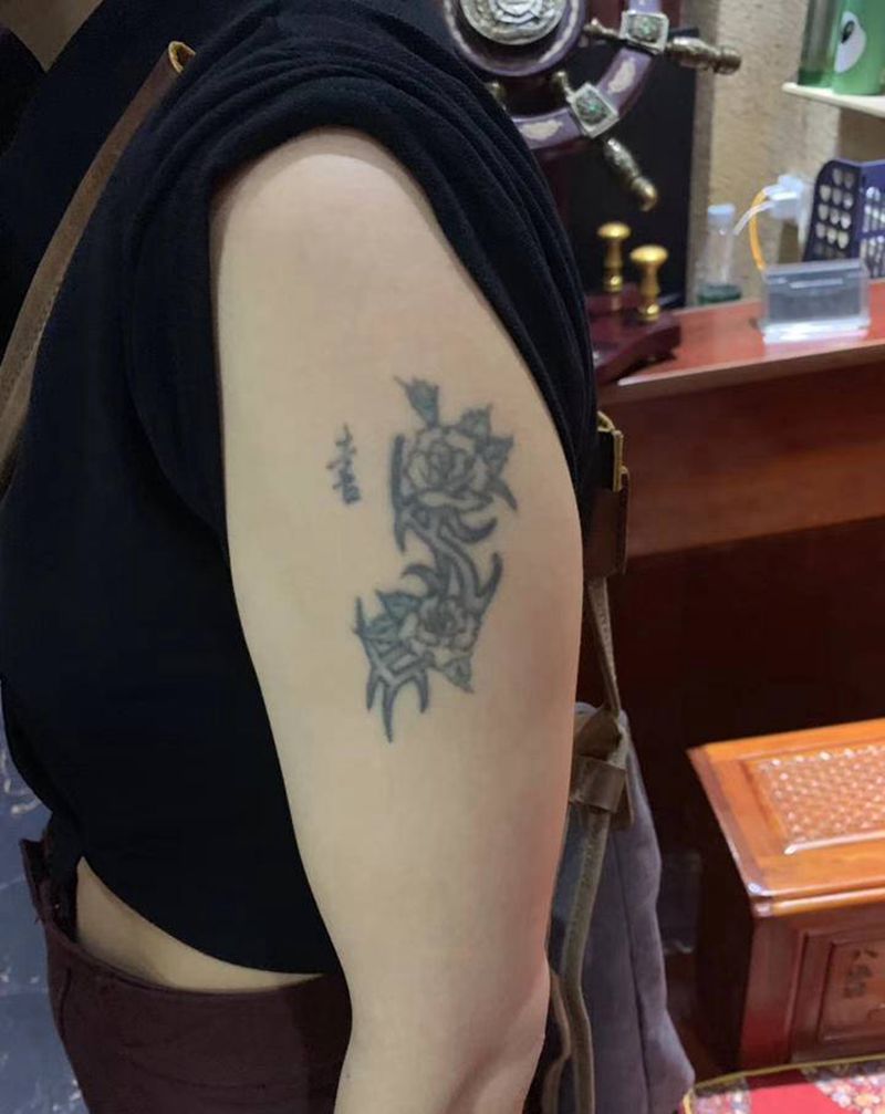 暴力遮盖纹身图片_肩部水墨遮盖纹身图案