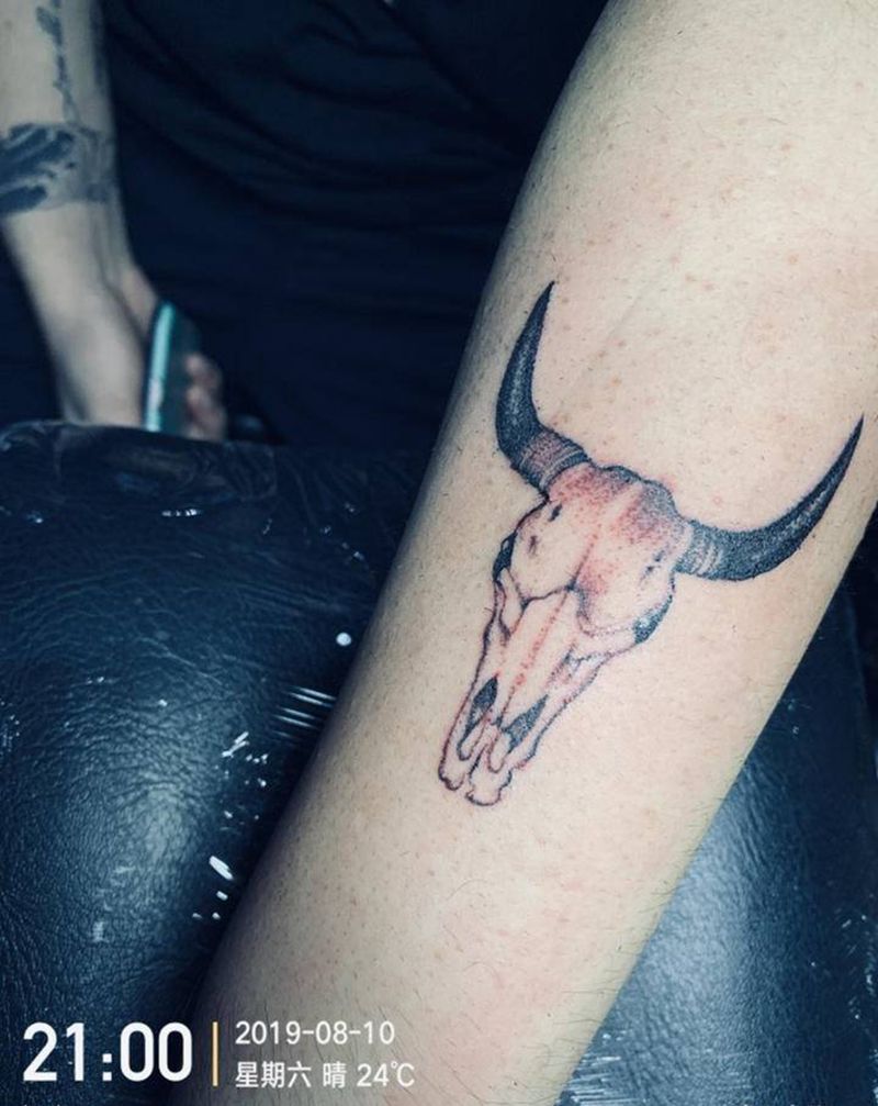 点刺牛头纹身图片_点刺纹身图案