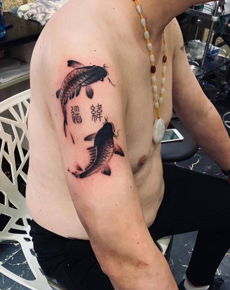 水墨锦鲤纹身图片_水墨纹身图案