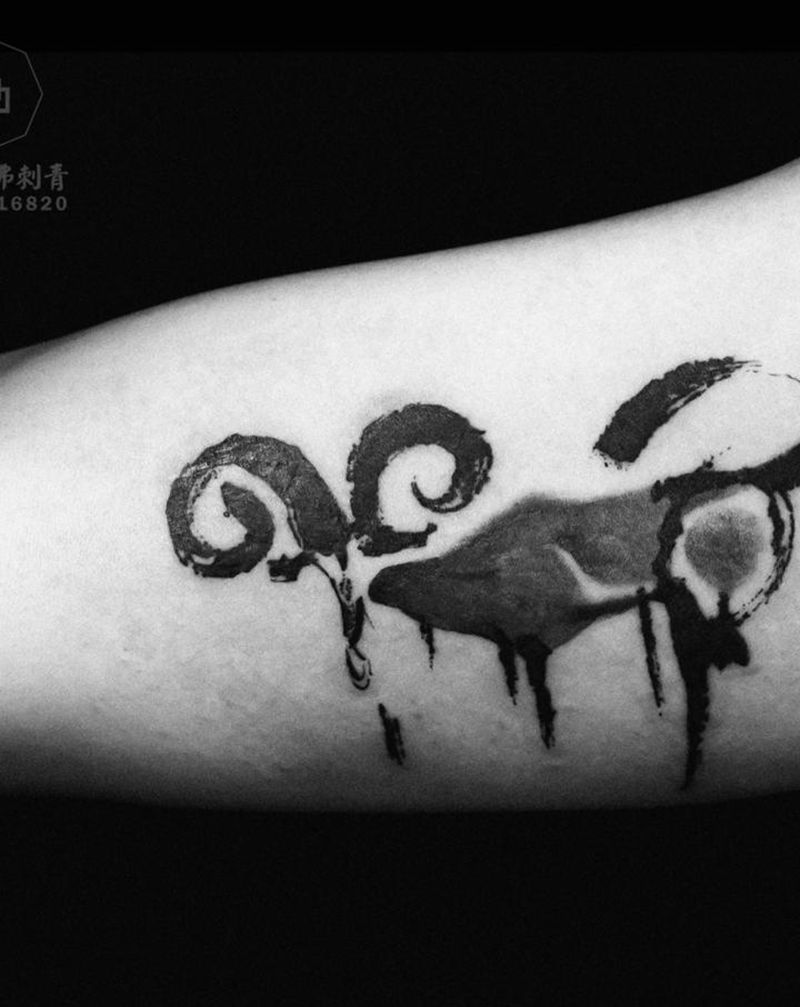 水墨羊纹身图片_手臂手部水彩水墨纹身图案