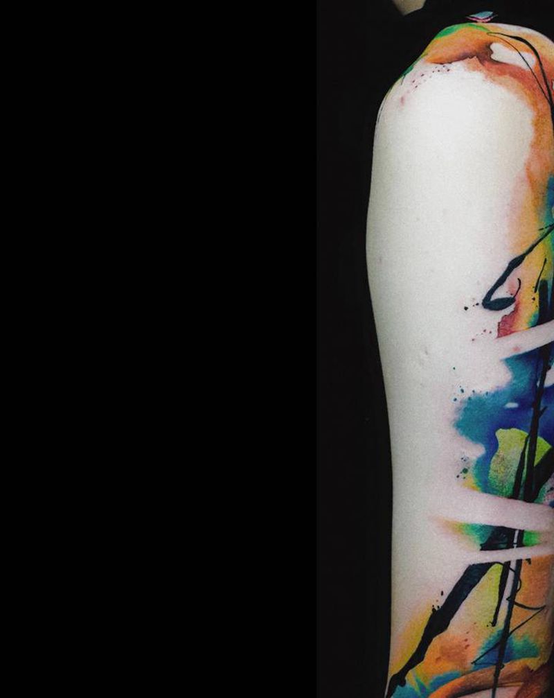 抽象水彩花臂纹身图片_手部手臂水墨水彩纹身图案