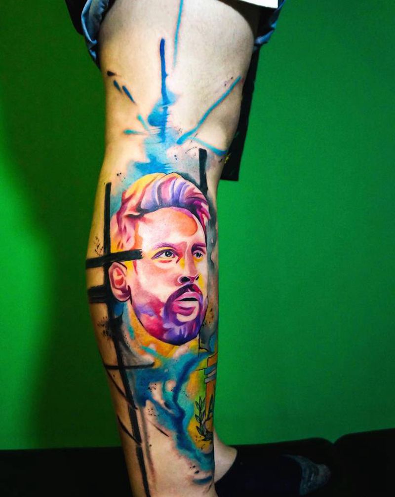 水彩梅西纹身图片_脚部腿部水彩水墨纹身图案