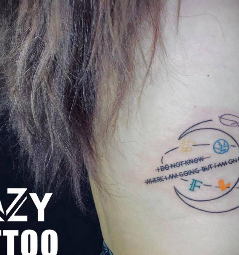 月亮纹身图片_腰部几何月亮爱心飞机纹身图案