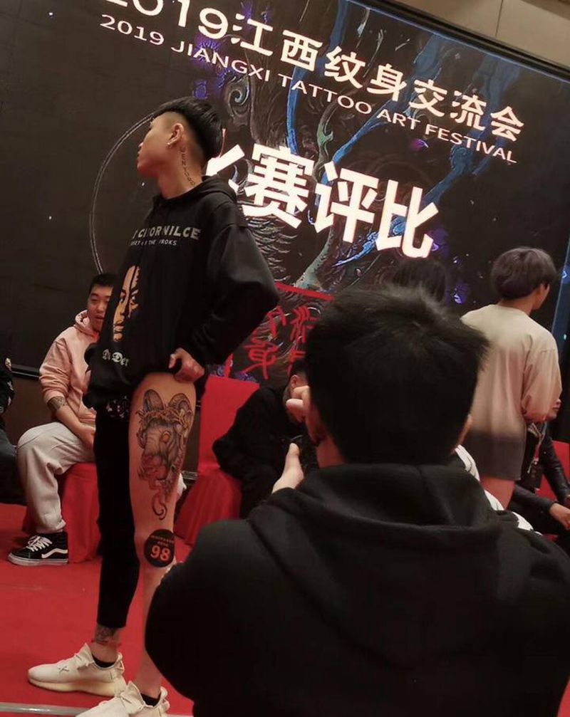 参赛纹身图片_腿部纹身图案