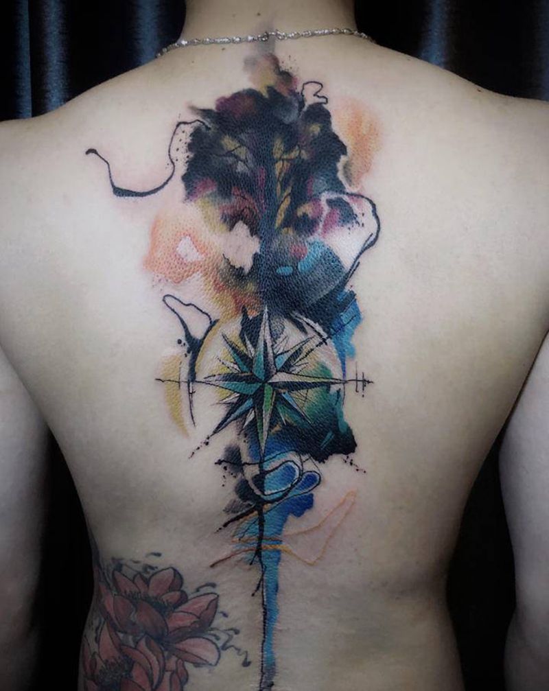 泼墨指南针纹身图片_背部水墨水彩纹身图案